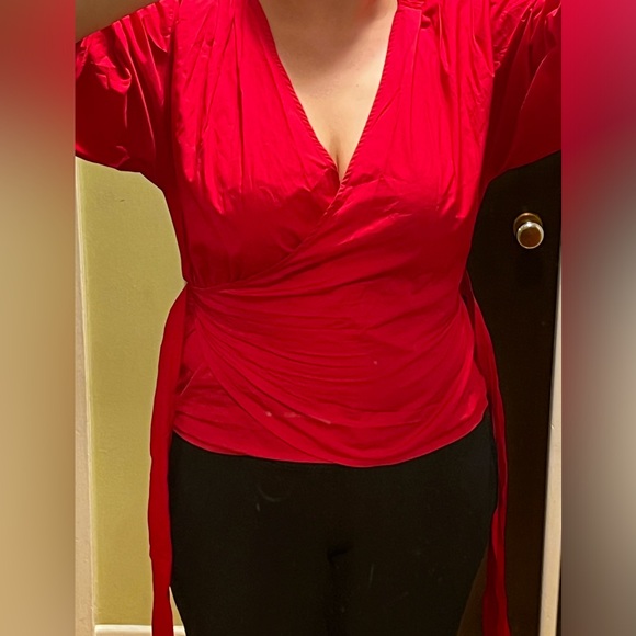 Guest Editor red blouse - US S - Picture 4 of 5